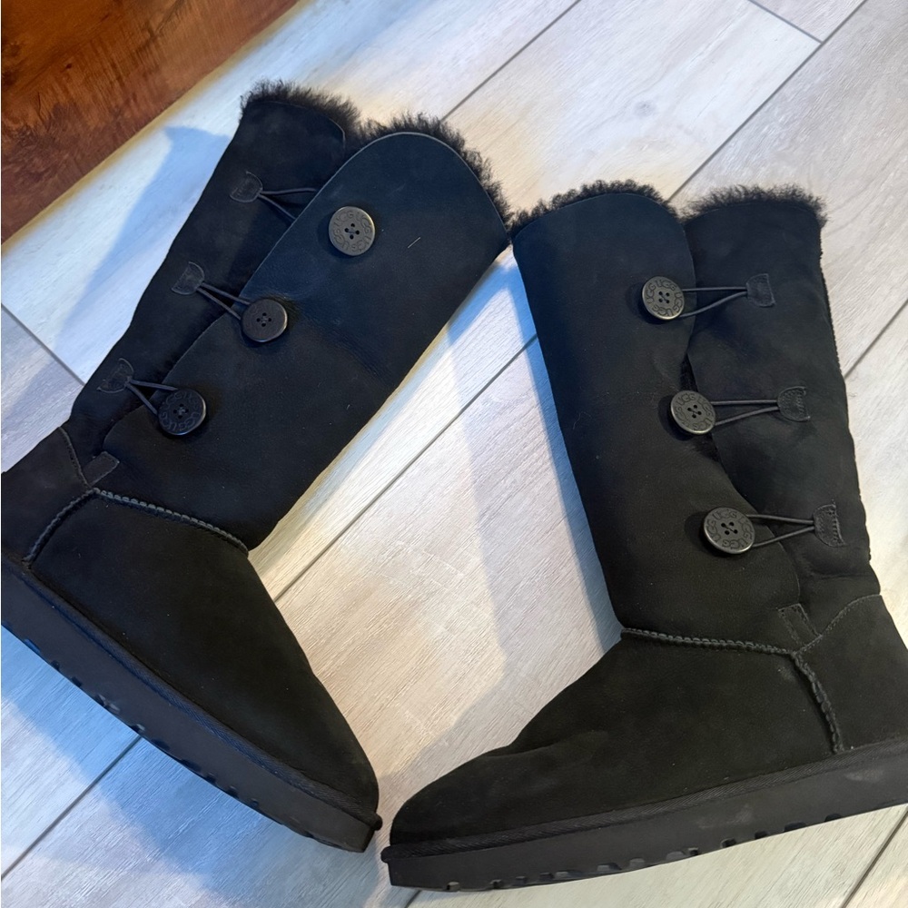 Women's Black Button-Accent Boots